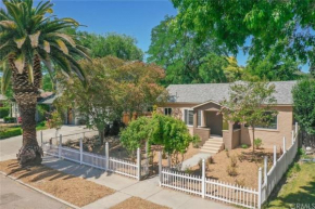 LP10 Downtown luxury villa with AC gameroom